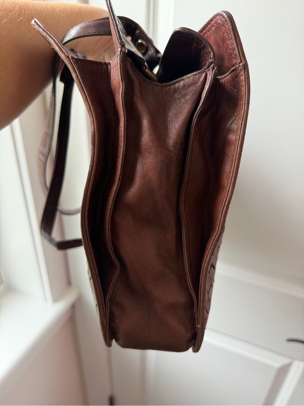 Authentic Bottega Veneta Intrecciato Leather Shoulder Tote in Dark Brown - Picture 12 of 15